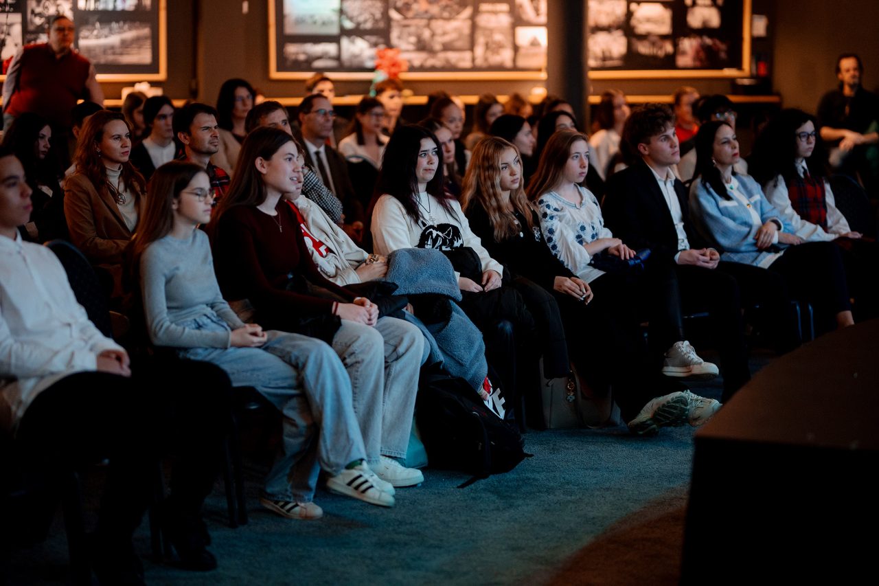 Gala identitatii nationale - Mures-58 - Copy https://romaniasesimte.ro/wp-content/uploads/2025/11/Gala-identitatii-nationale-Mures-58-Copy-1-1280x853.jpg