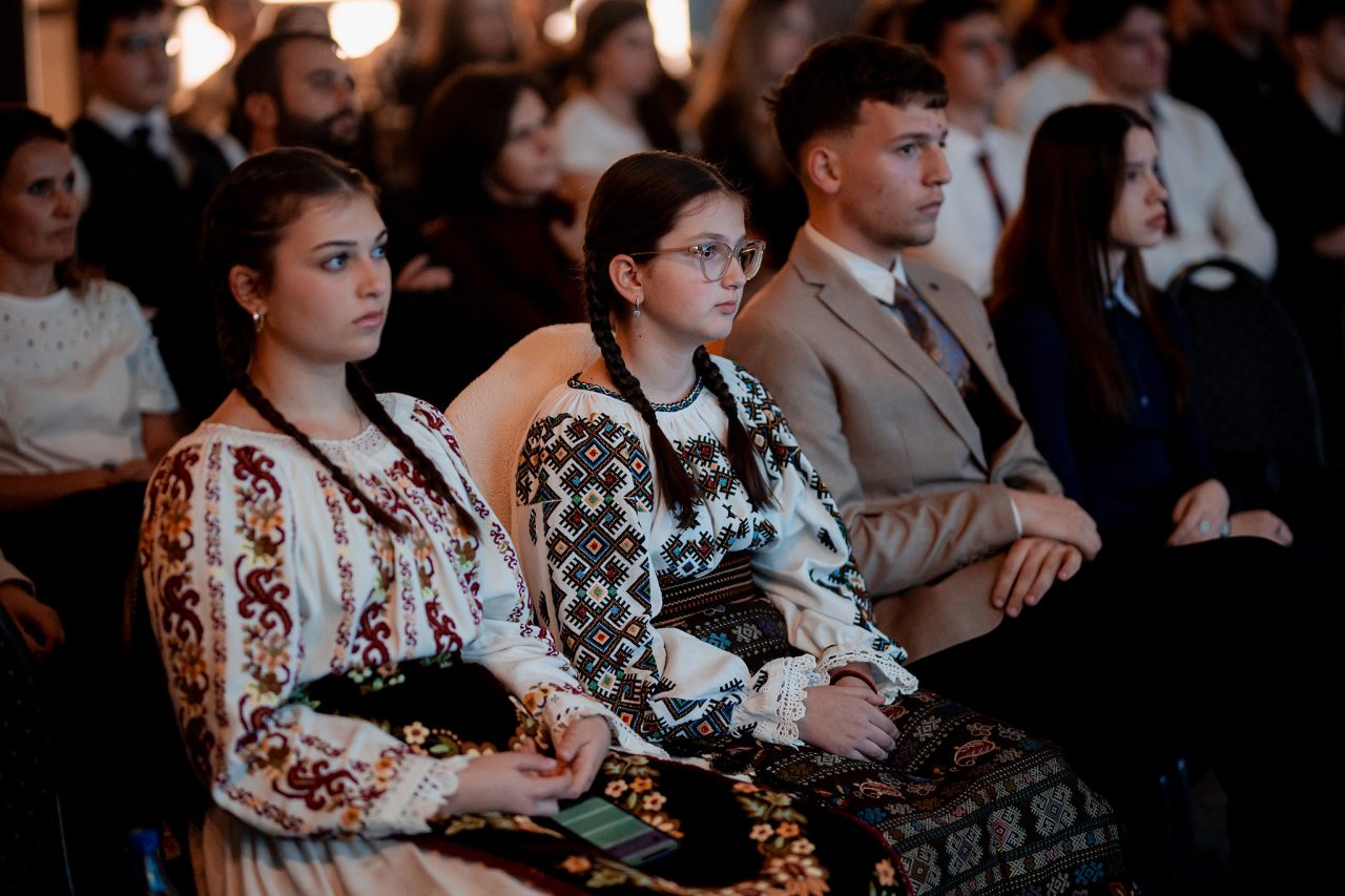 Gala identitatii nationale - Mures-61 https://romaniasesimte.ro/wp-content/uploads/2025/11/Gala-identitatii-nationale-Mures-61-1280x853.jpg